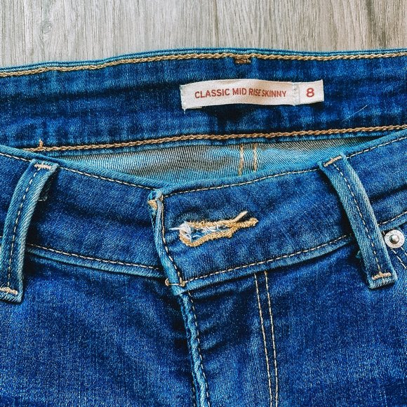 LEVIS Classic Mid Rise Skinny Jean - Picture 11 of 11